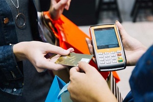 Consumer confidence indicator increases and economic climate indicator decreases - October 2025